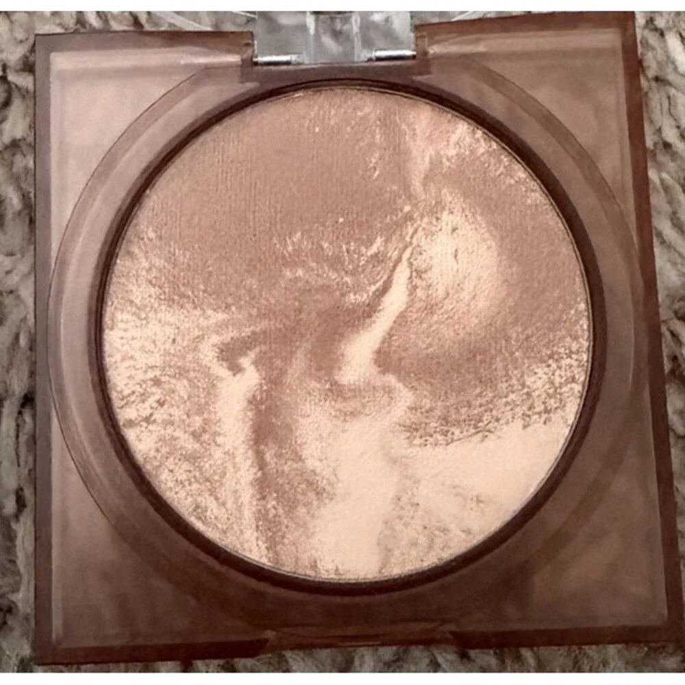 Huda Beauty GloWish Soft Radiance Bronzing Powder Light Glow Vegan 0.28oz